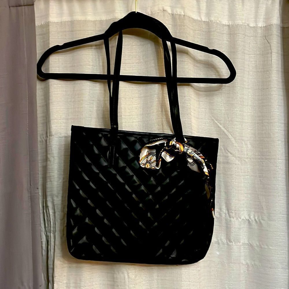 Black purse 